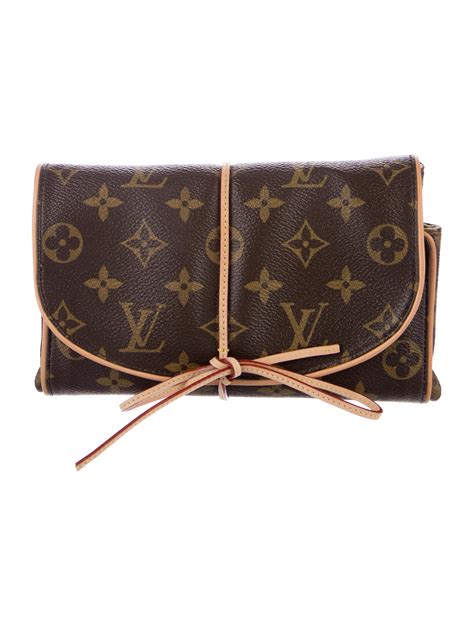 louis vuitton necklace case.